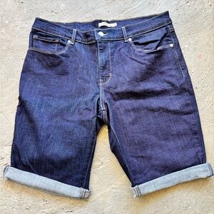 Levi’s Classic Bermuda  Dark Wash Shorts Women’s Size 31 or 36x10